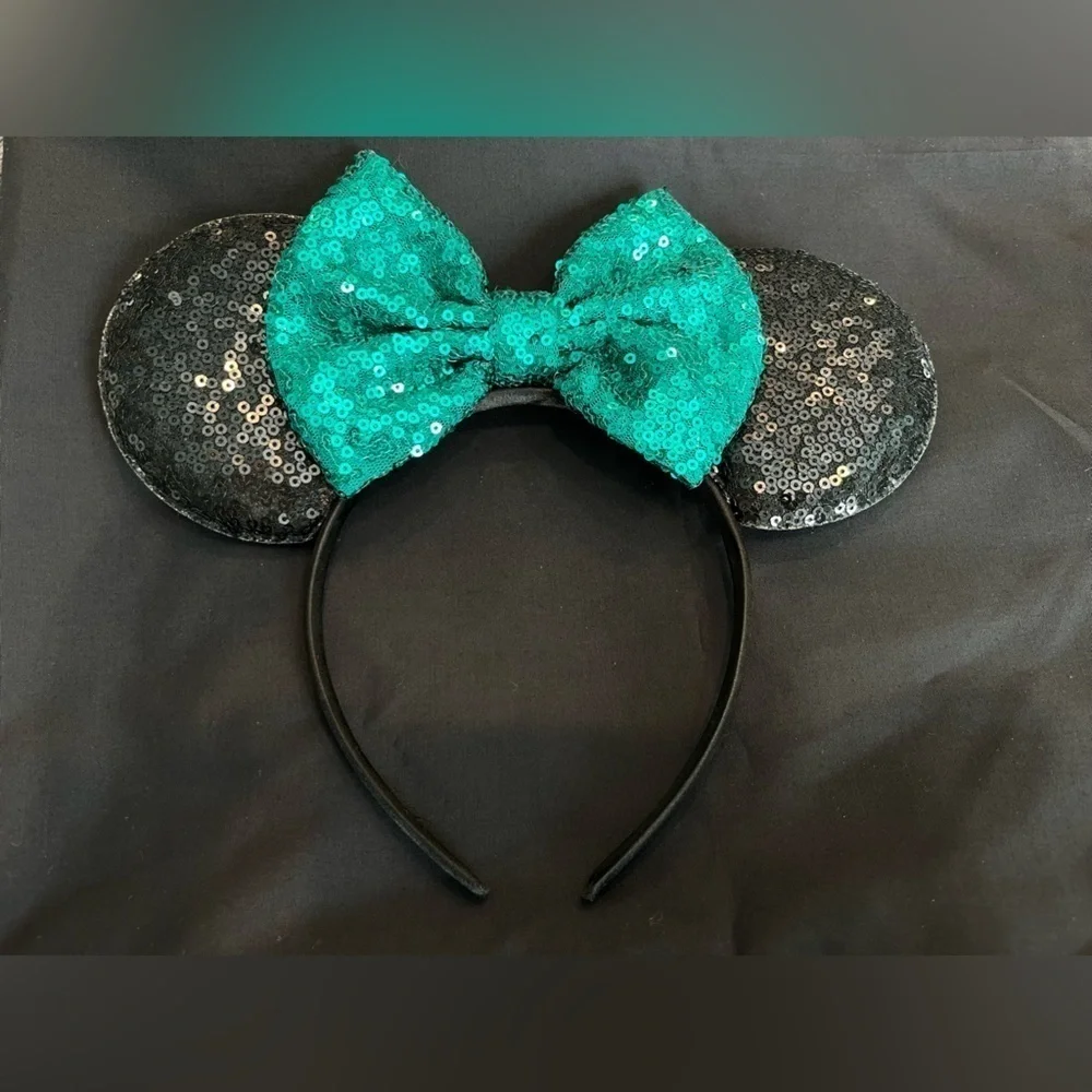 Minnie Mouse Ears Green Turquoise sequin